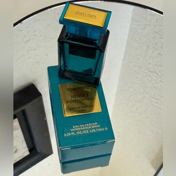 Tom Ford Neroli Portofino eau de parfum travel spray 7.5ml - Picture 7 of 10